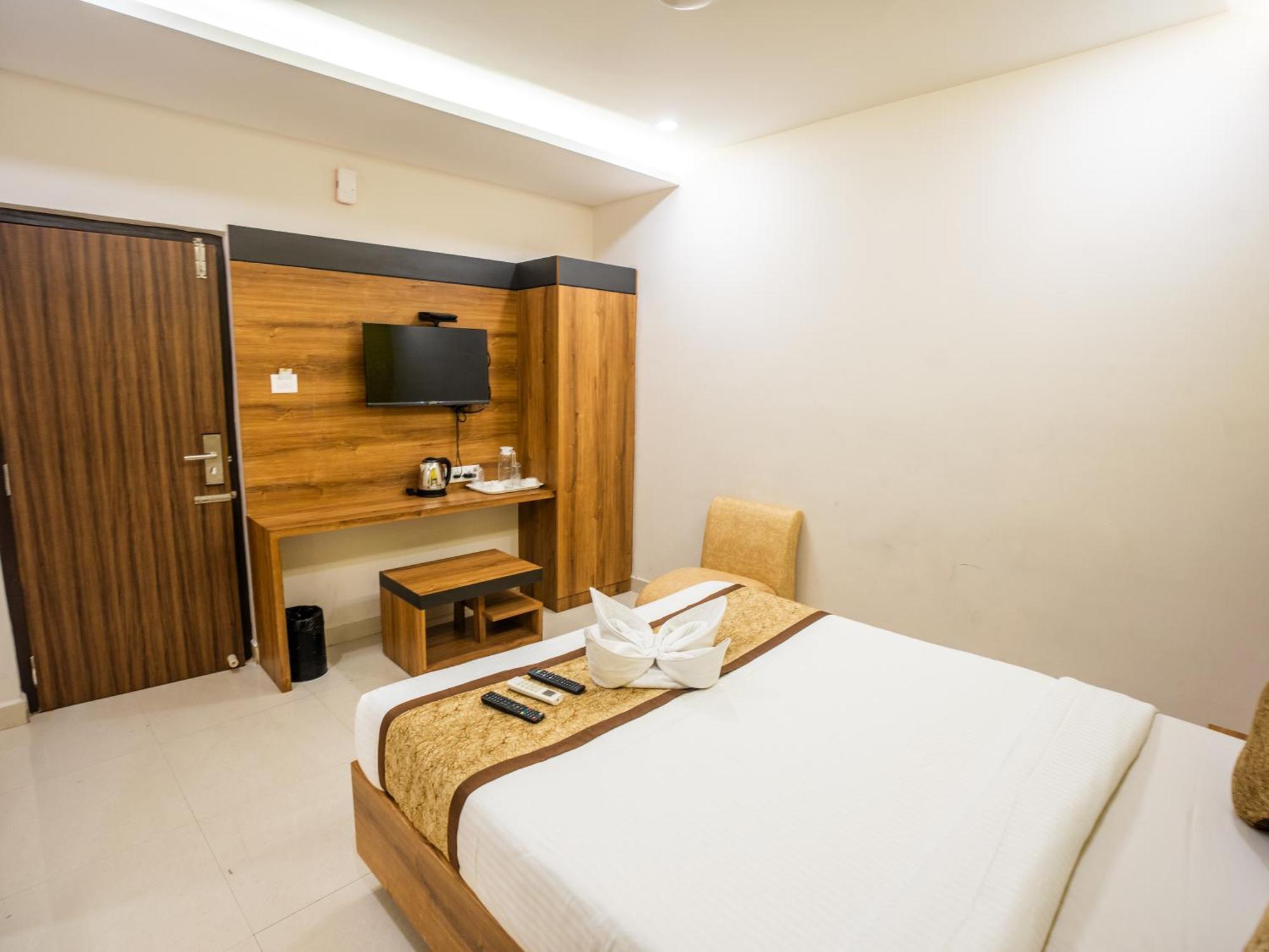 Grand Oliver Chennai Exterior photo
